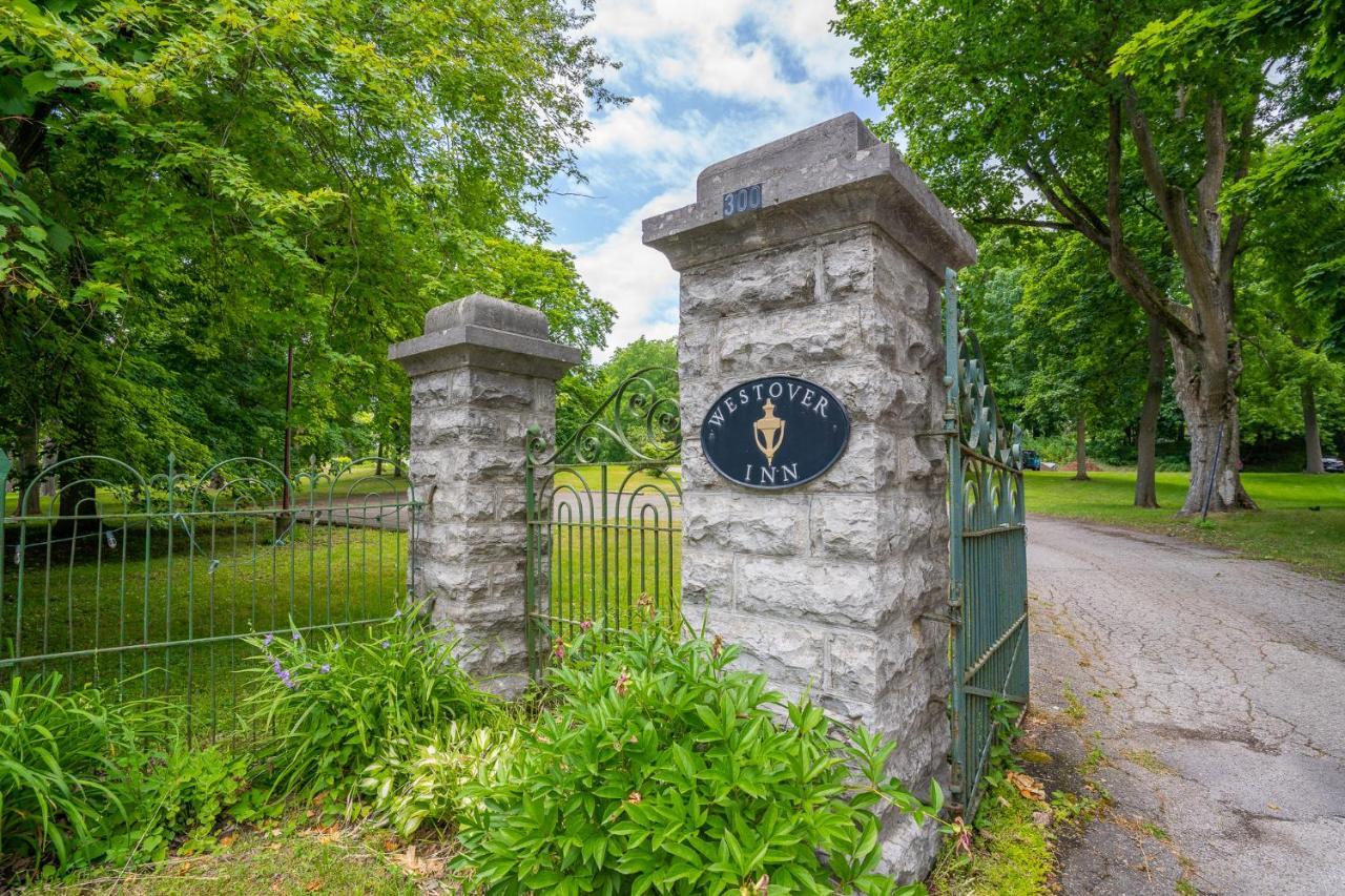 Westover Inn Saint Marys Exteriör bild