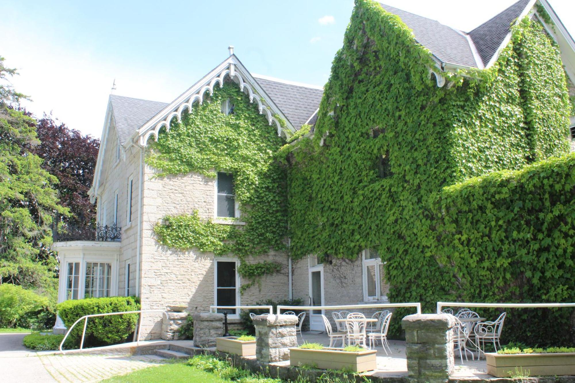 Westover Inn Saint Marys Exteriör bild